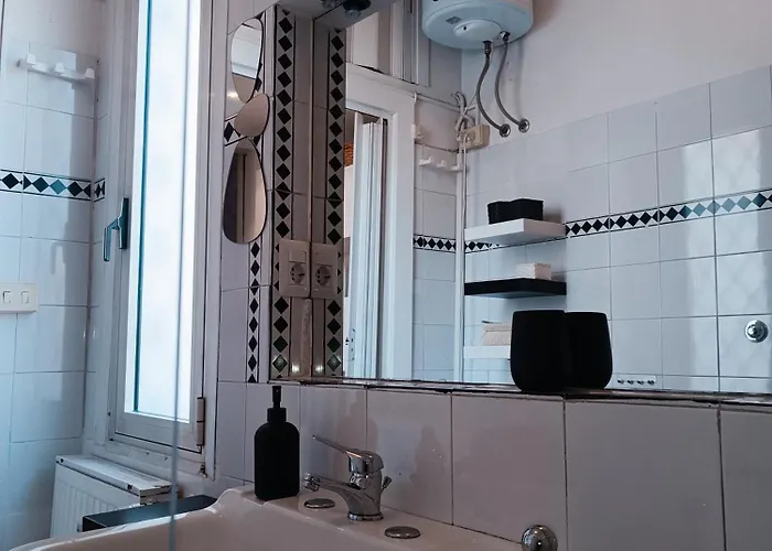 Apartamento Per 5, Metro B Bologna, Terrazzo, Wi-fi *